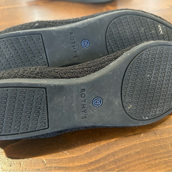 6.5 Black pointed toe Rothy’s - Picture 4 of 6